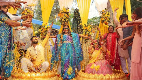 💍 Fake Weddings: The Bizarre New Trend on the Internet in 2025